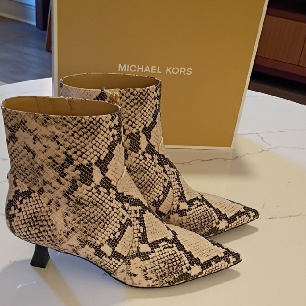 New Michael Kors Amali Black & Cream Snake Print Ankle Kitten Heel Boots